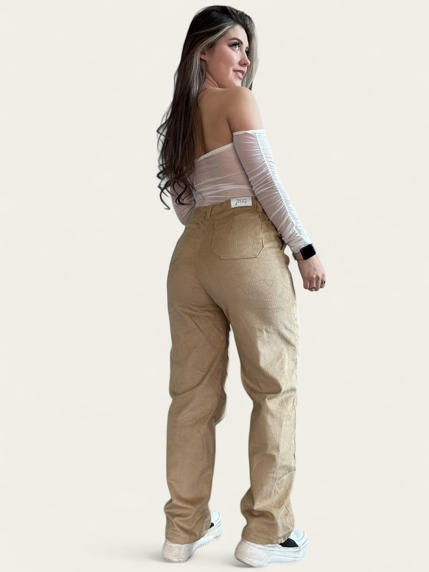 Pantalón en pana para mujer bota recta en tono beige