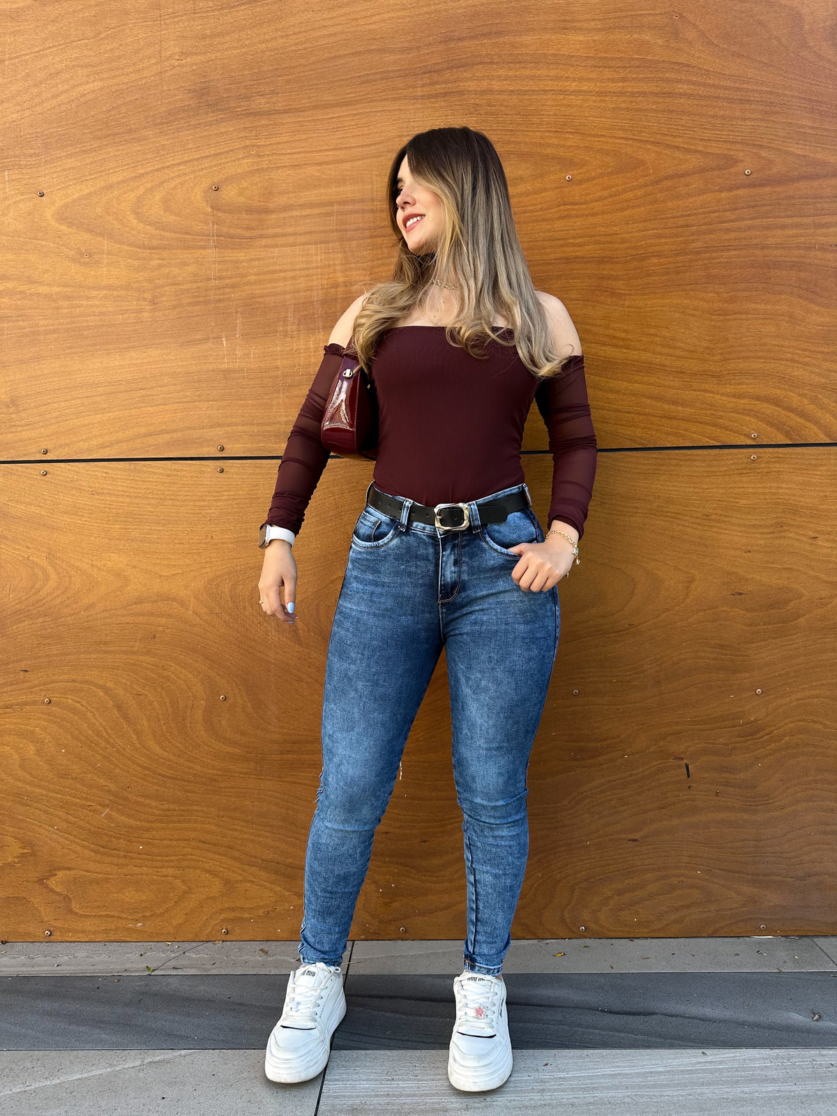 Jean skinny mujer tiro alto levanta cola azul medio