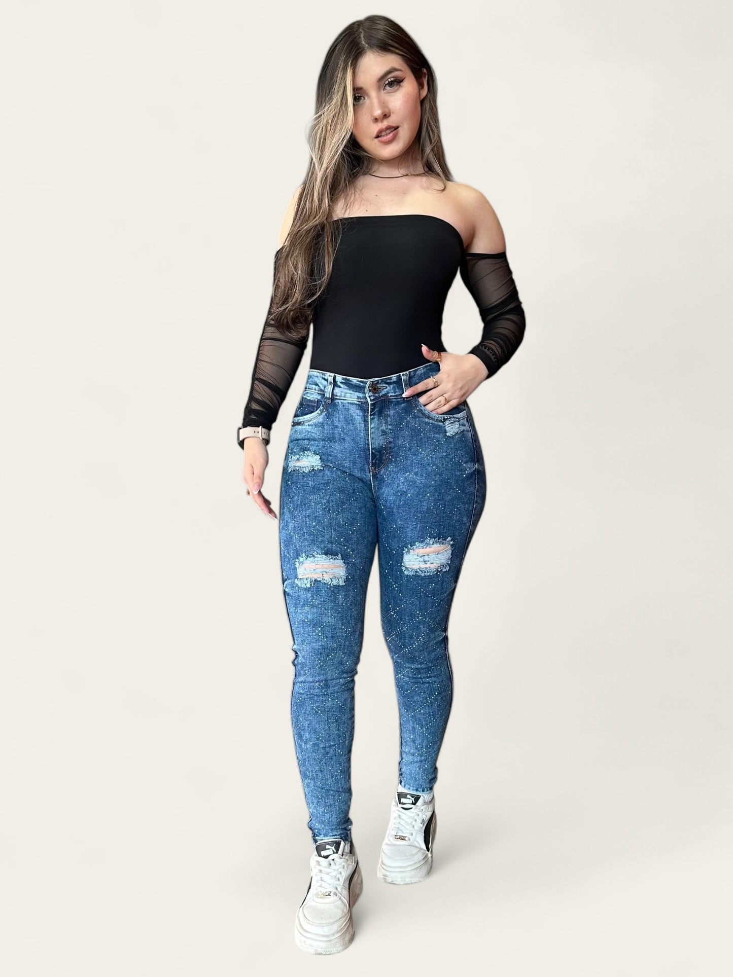 Jean skinny tiro alto stretch y levanta cola con Brillos