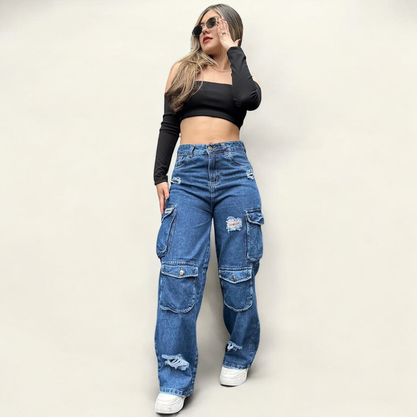 Jean cargo ovalado mujer tono azul clásico