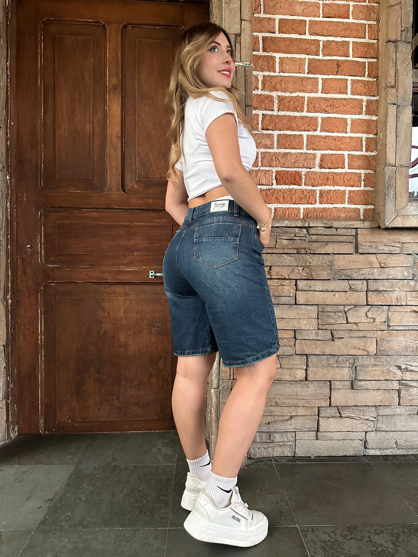 Jort mujer tono verdoso
