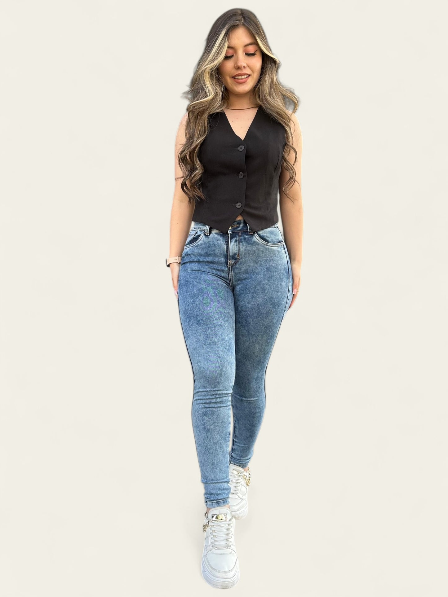 Jean skinny mujer tiro alto levanta cola tono azul frosteado