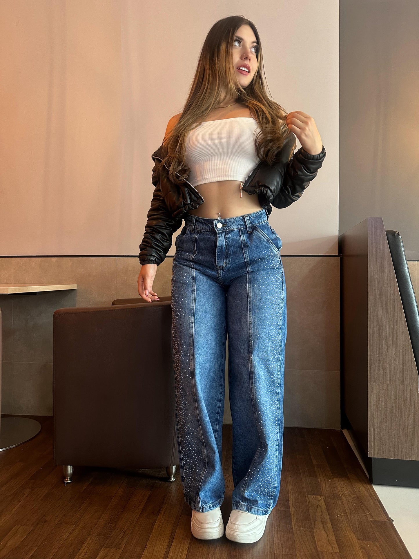 Jean wide leg azul brillos lateral