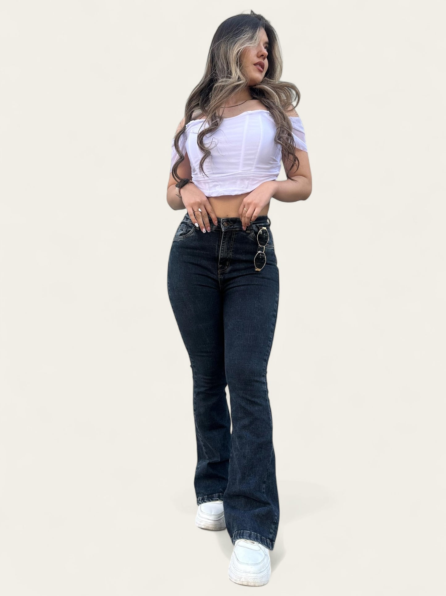 Jean flare mujer tono azul oscuro