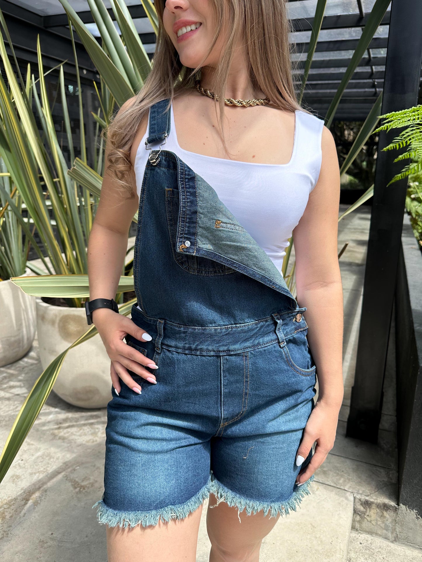 Braga short mujer tono oscuro