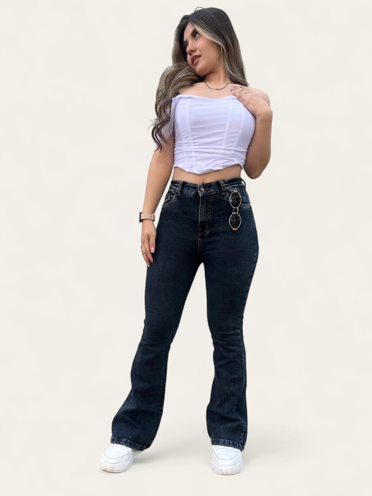 Jean flare mujer tono azul oscuro