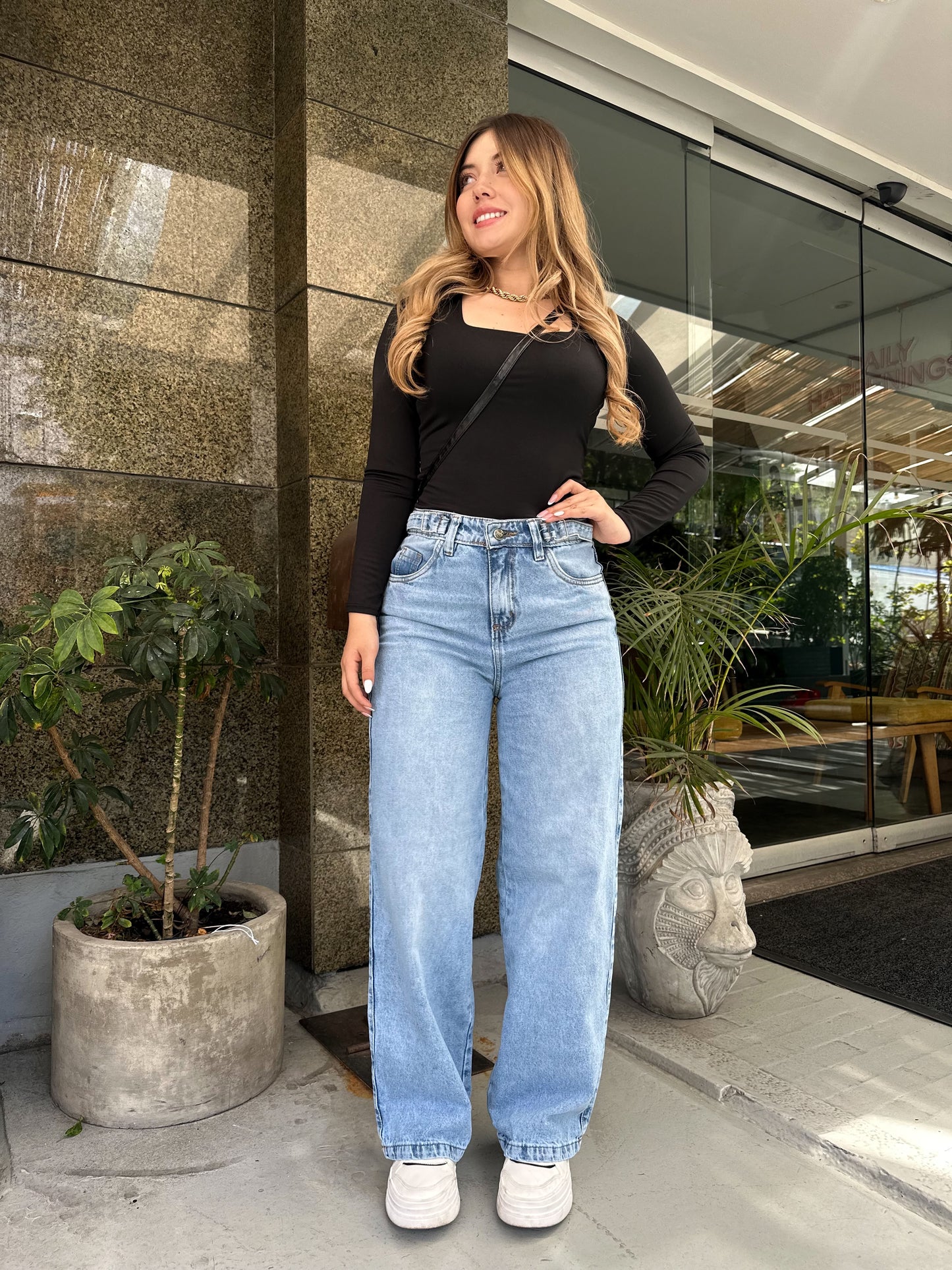 Jean wide leg mujer ajuste cintura tono azul claro