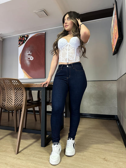 Jean skinny mujer tiro alto levanta cola tono azul oscuro