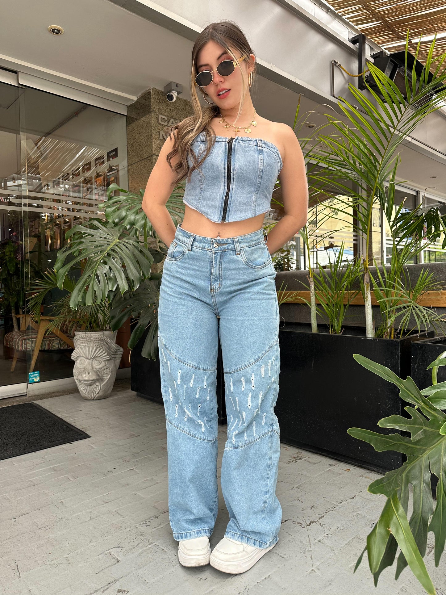 Jean wide leg tono azul claro