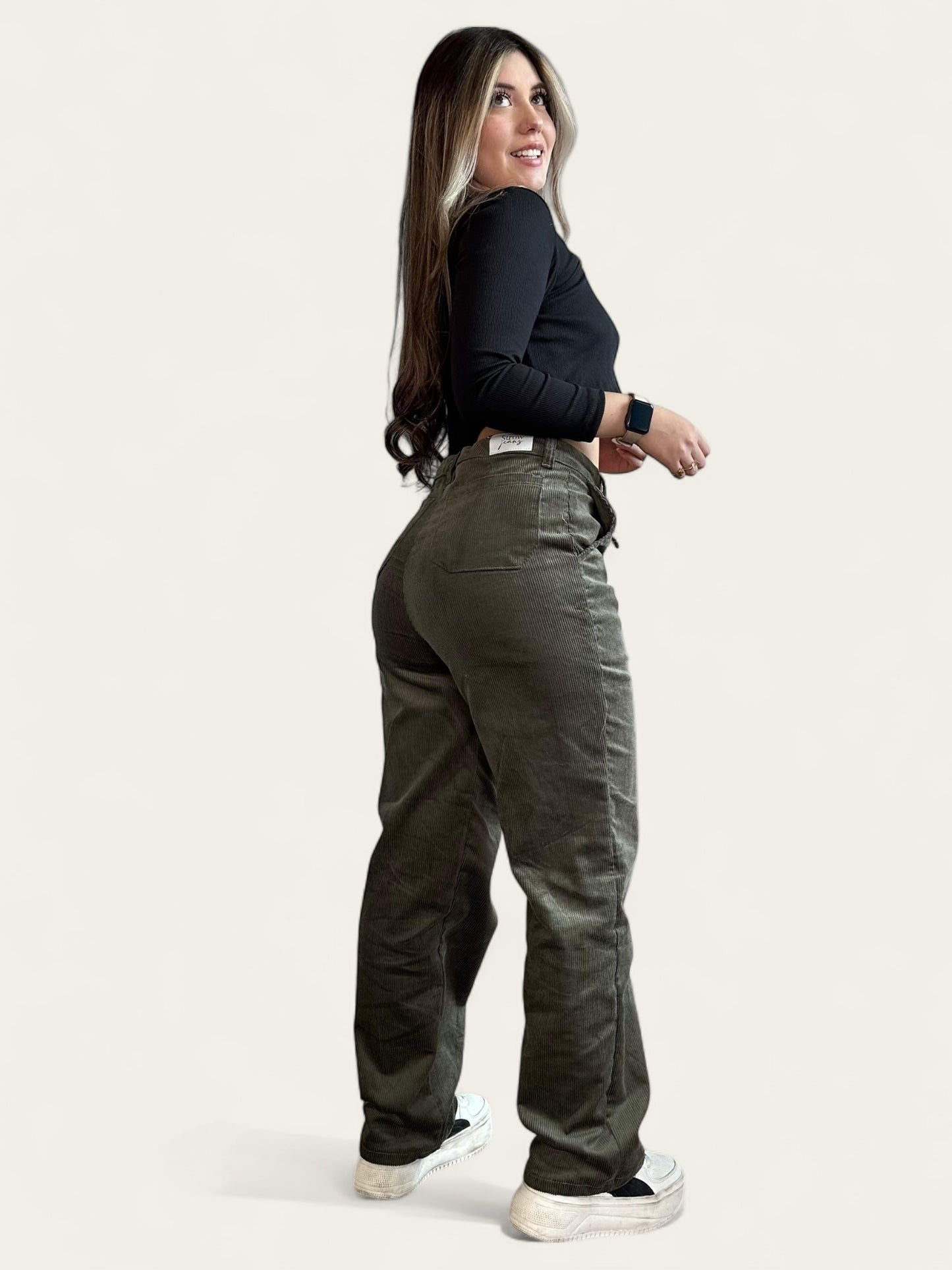 Pantalón en pana para mujer bota recta en tono verde