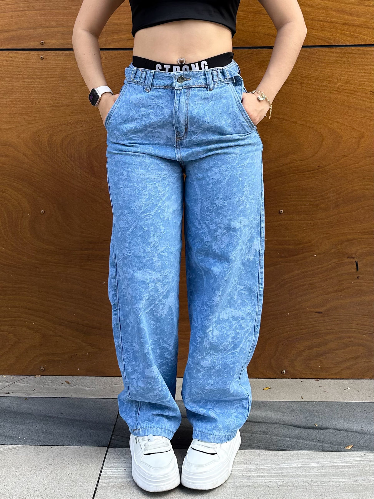 Jean baggy mujer estampado tono azul claro