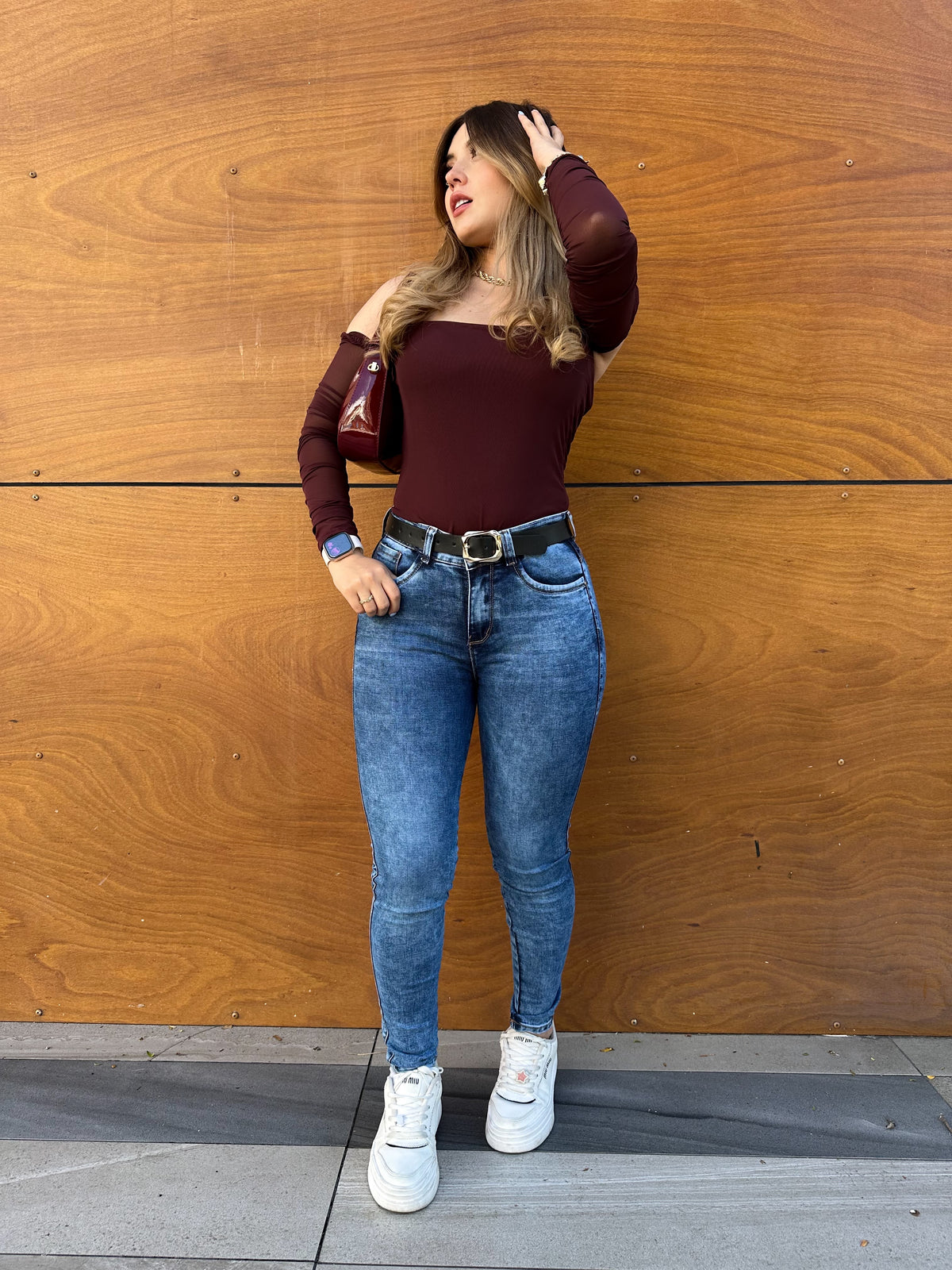 Jean skinny mujer tiro alto levanta cola azul medio