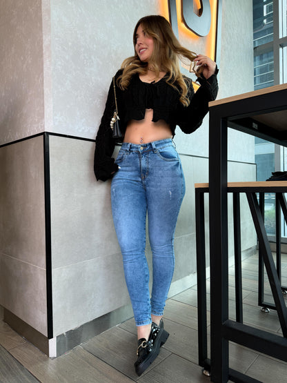 Jean skinny mujer tiro alto levanta cola azul claro