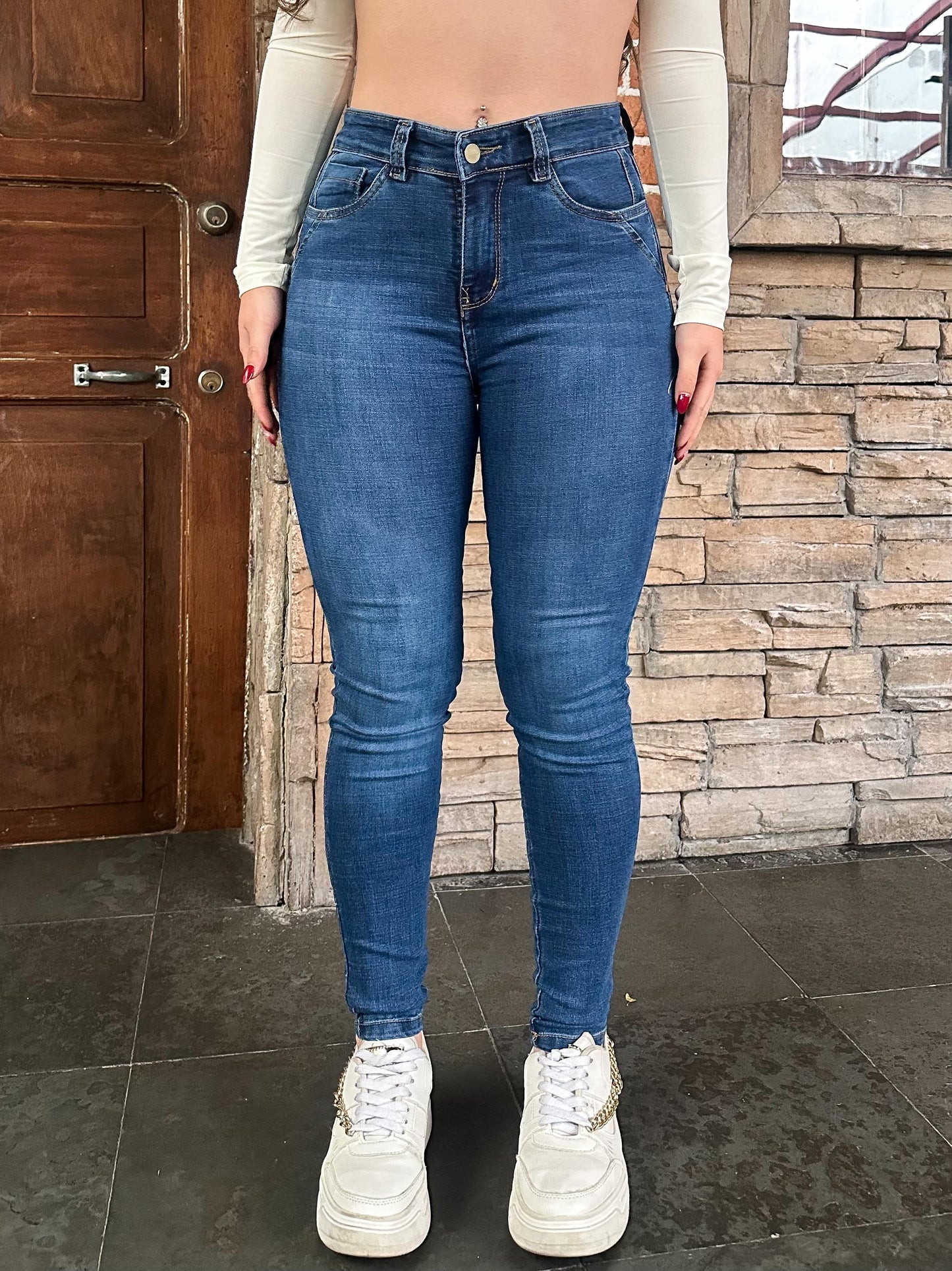 Jean skinny mujer tiro alto levanta cola azul clásico
