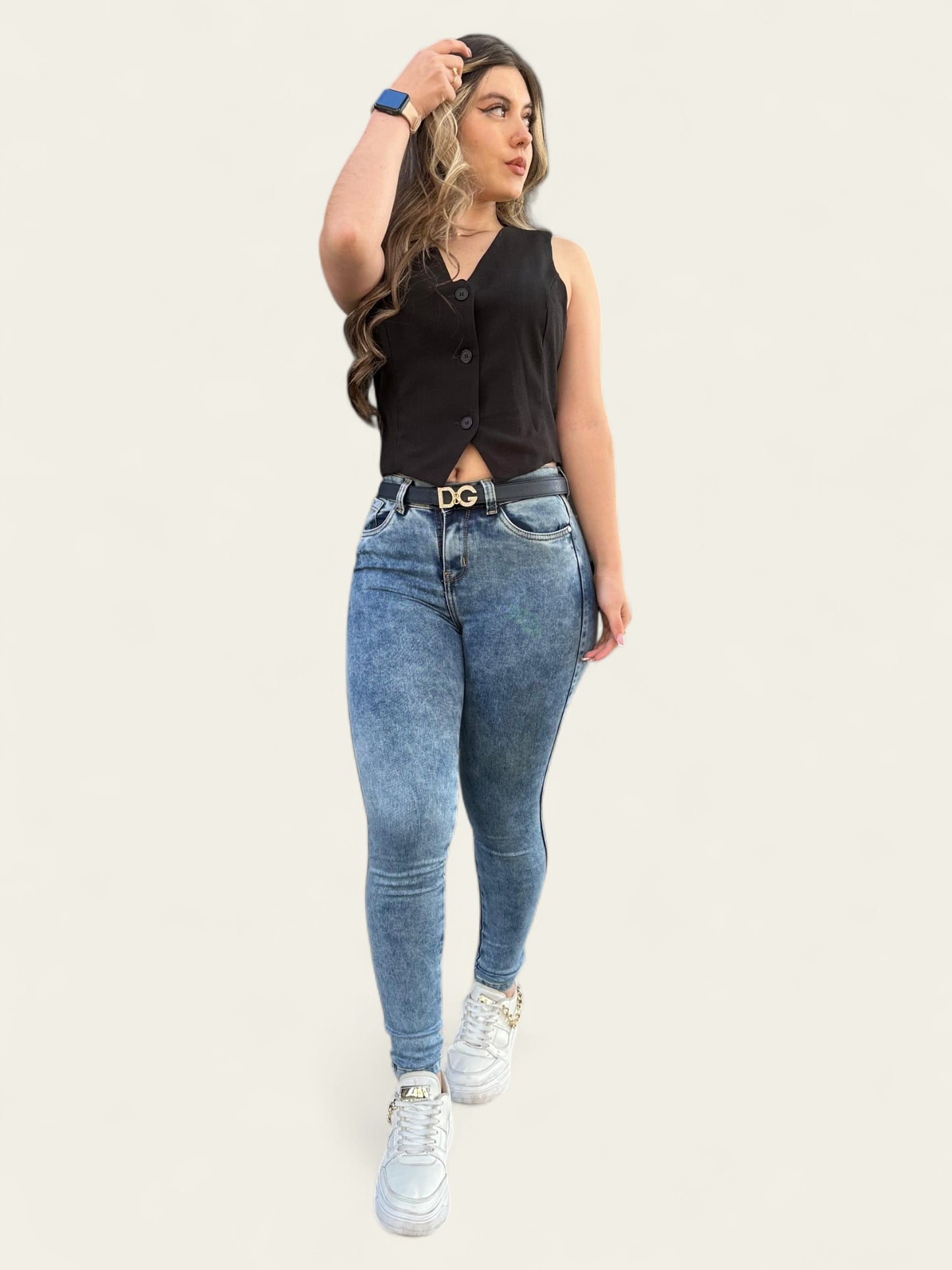 Jean skinny mujer tiro alto levanta cola tono azul frosteado