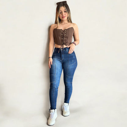 Jean skinny cargo tiro alto levanta cola tono azul oscuro