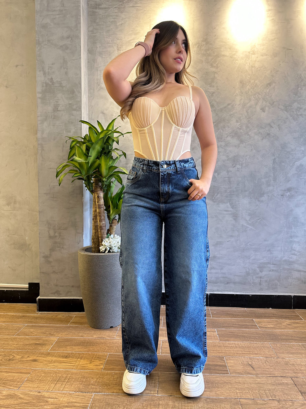 Jean wide leg mujer tela bordada diseño líneas azul medio