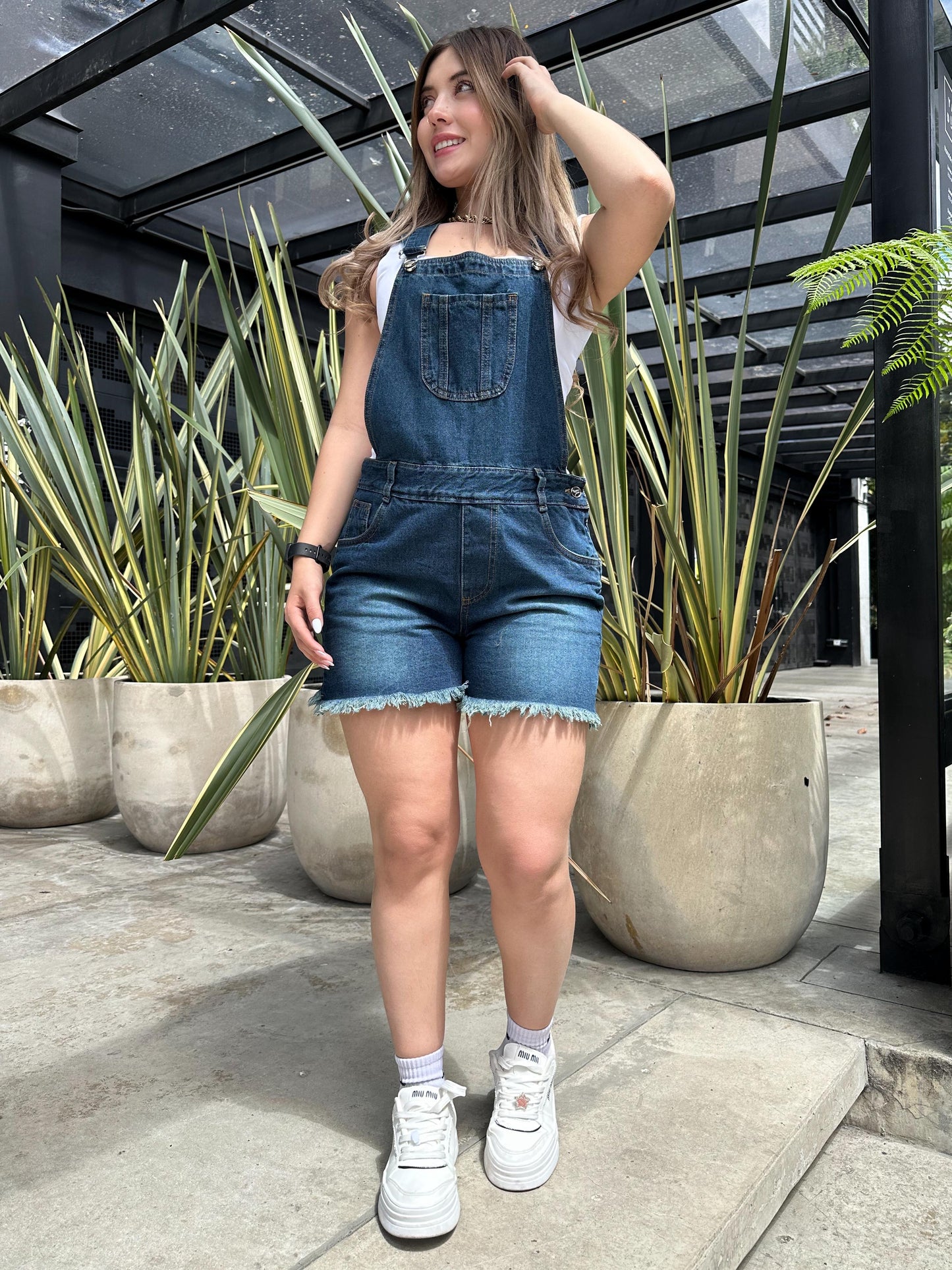Braga short mujer tono oscuro