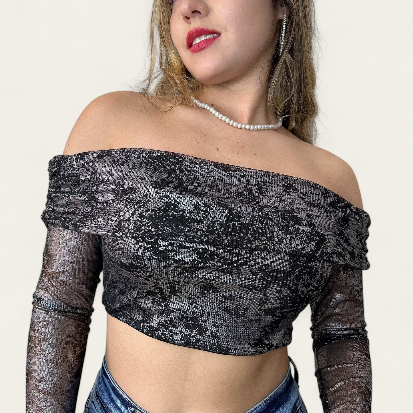 Blusa mujer cuello bandeja con brillo