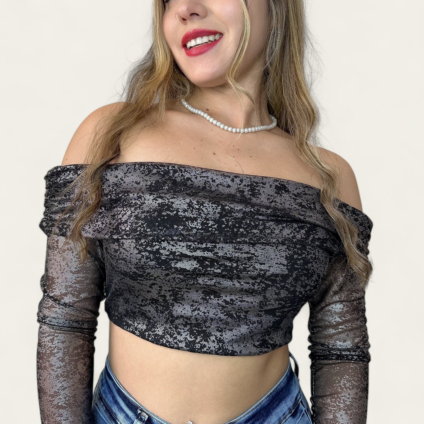 Blusa mujer cuello bandeja con brillo