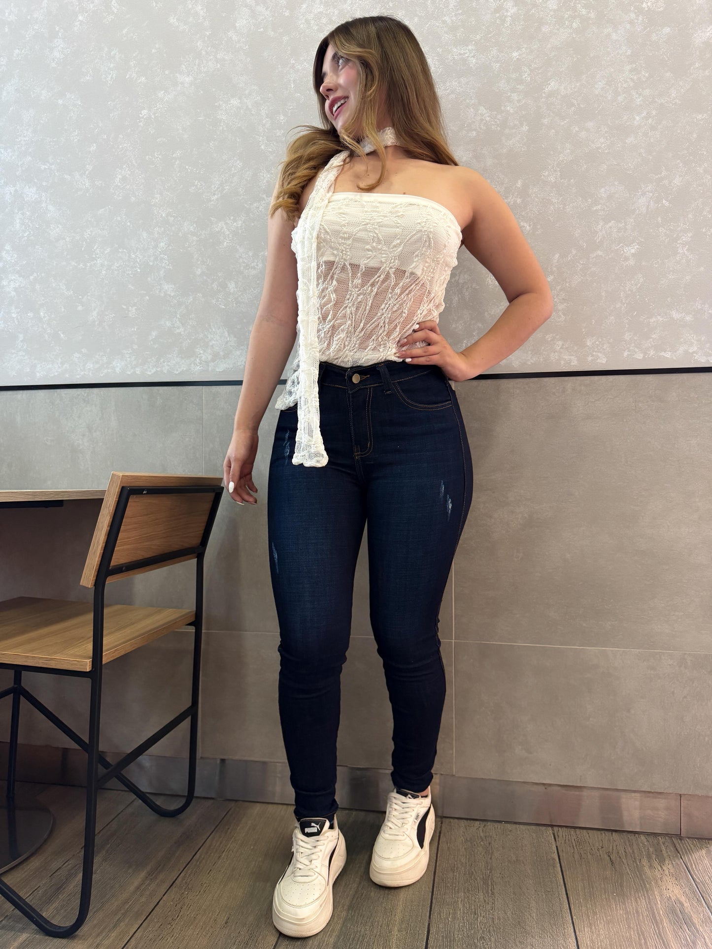 Jean skinny mujer tiro alto levanta cola azul oscuro