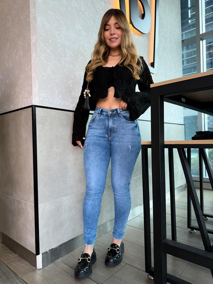 Jean skinny mujer tiro alto levanta cola azul claro