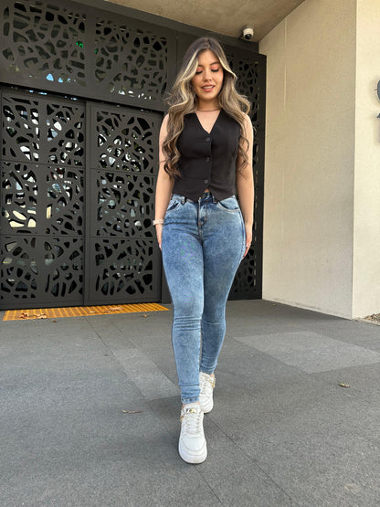 Jean skinny mujer tiro alto levanta cola tono azul frosteado