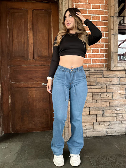 Jean bota recta mujer tiro alto levanta cola azul claro con cordón