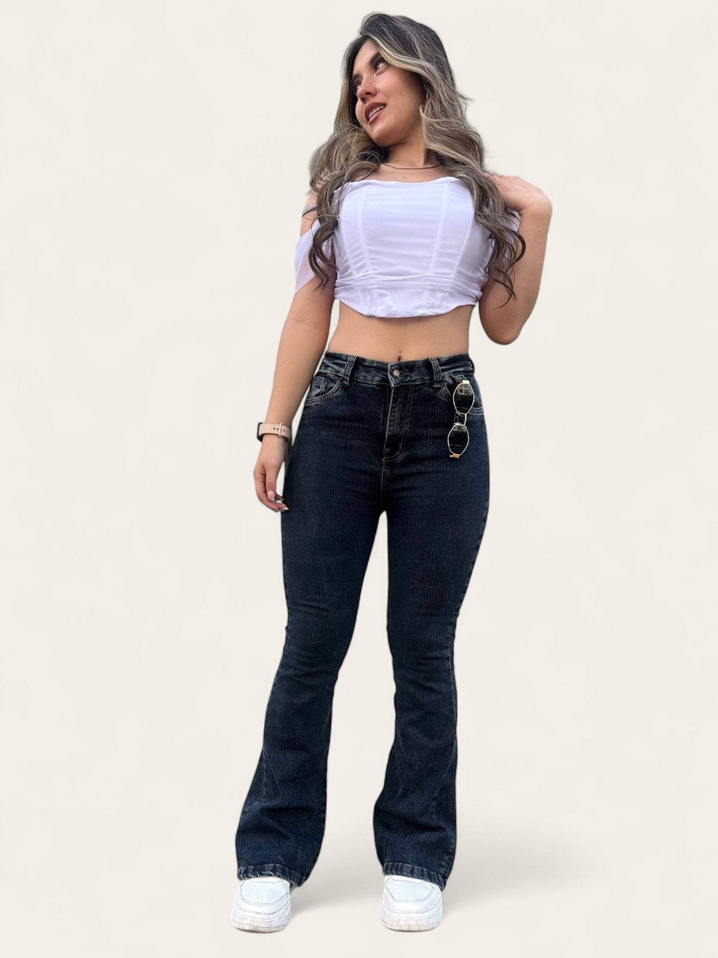 Jean flare mujer tono azul oscuro