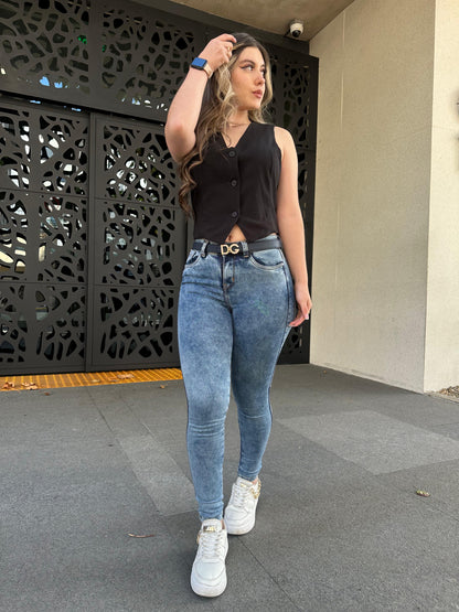 Jean skinny mujer tiro alto levanta cola tono azul frosteado