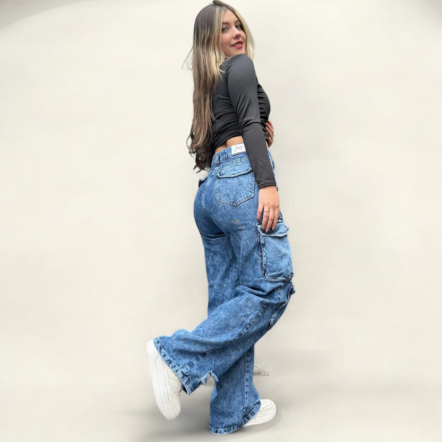 Jean cargo ovalado mujer tono azul fros