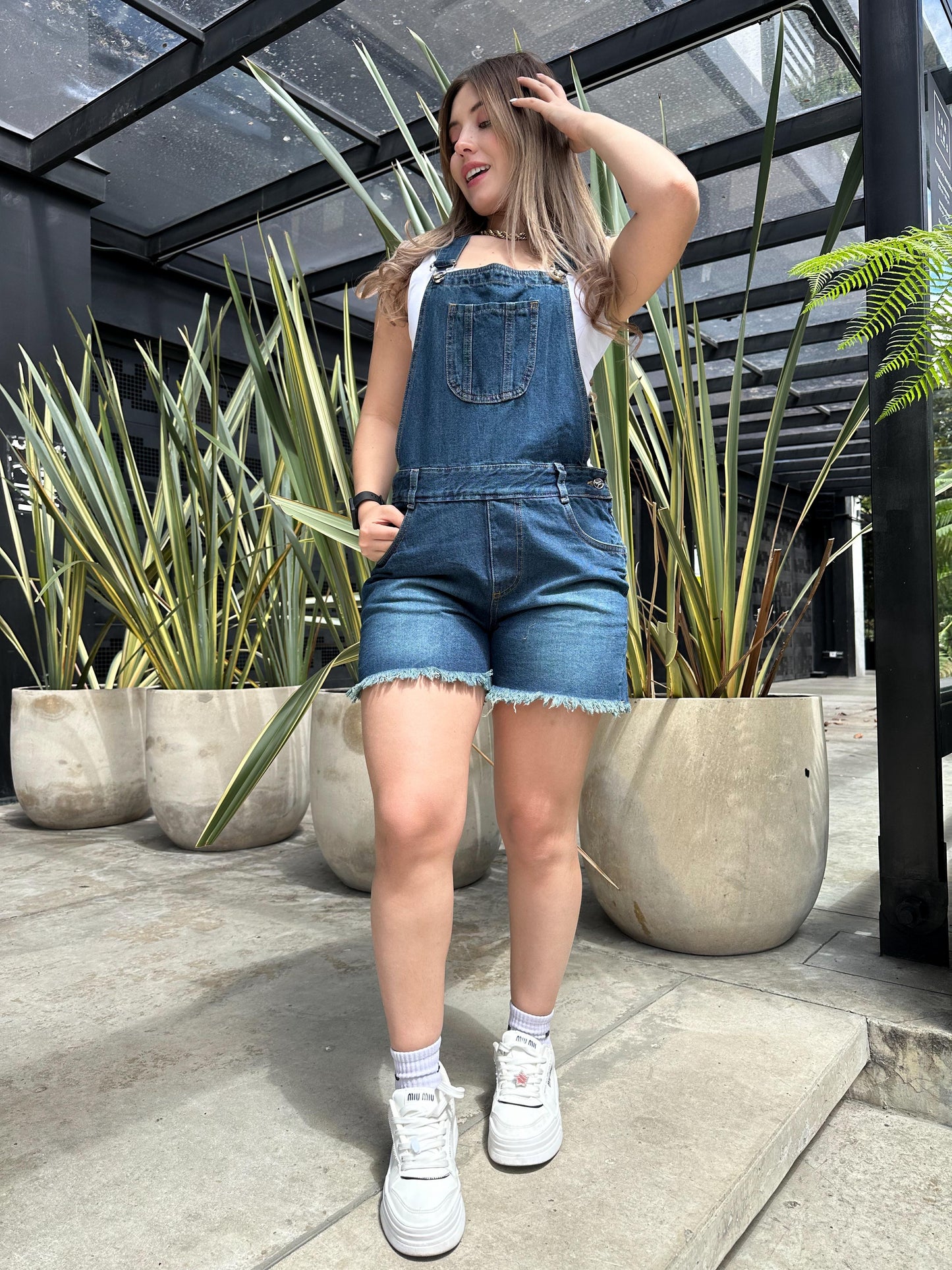 Braga short mujer tono oscuro