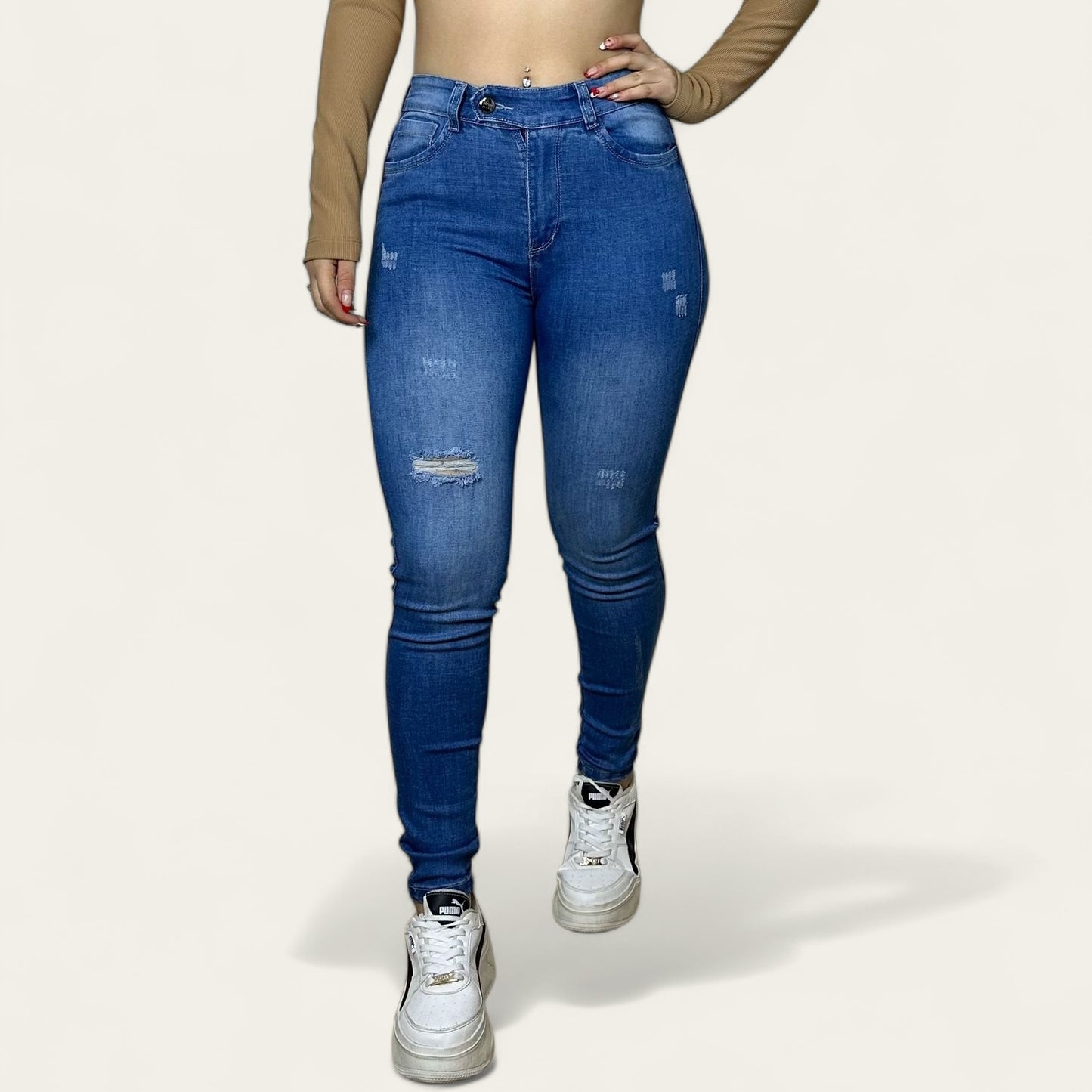 Jean Skinny Mujer stretch tiro alto levanta cola Azul medio detalle botón