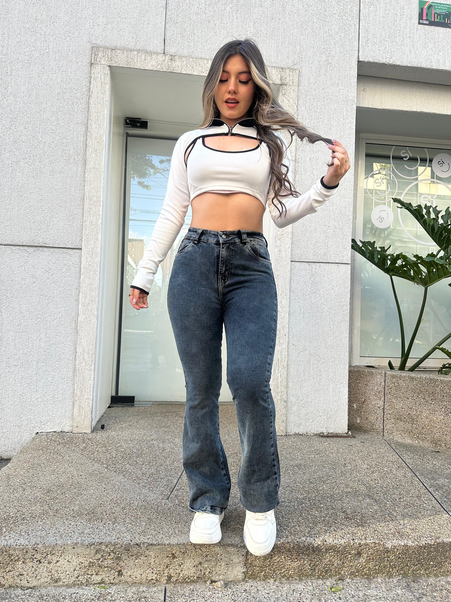 Jean flare mujer tono verdoso