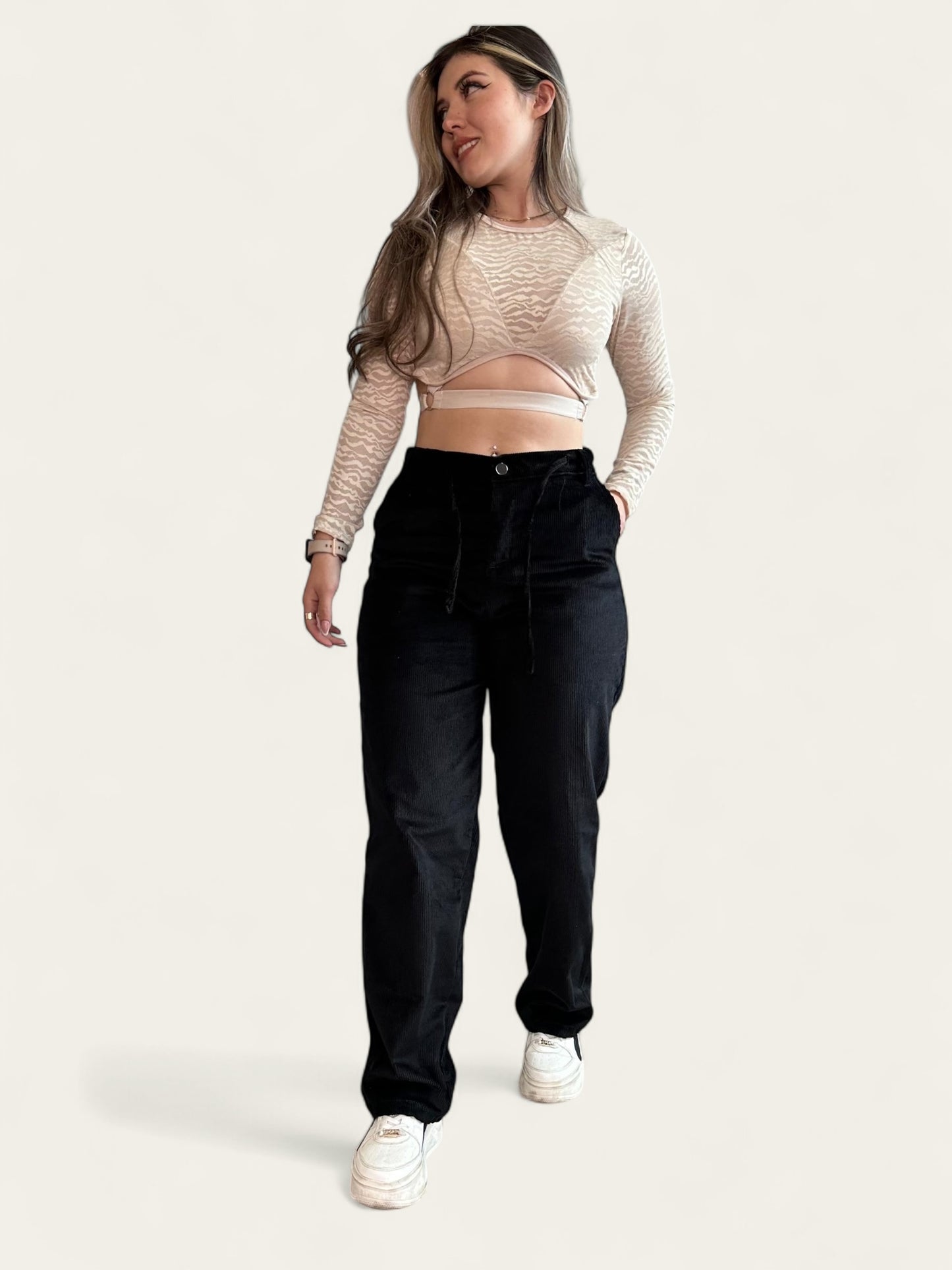 Pantalón en pana para mujer bota recta en tono negro