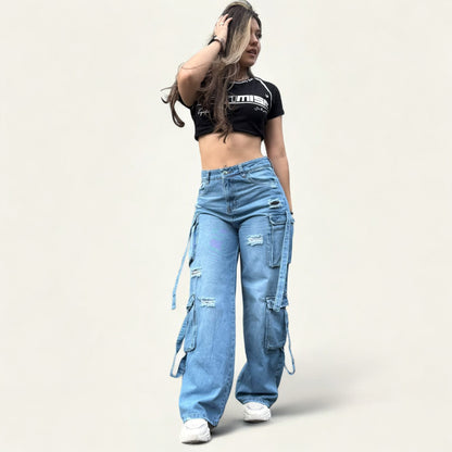 Jean cargo mujer tono azul claro