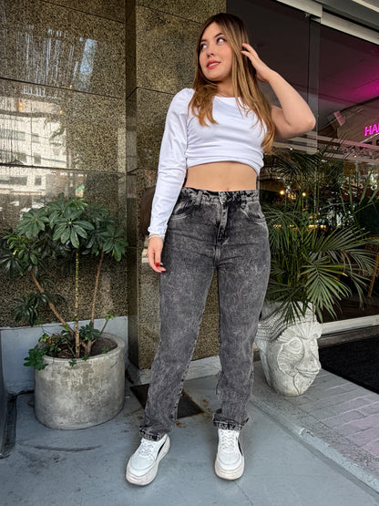 Jean mom fit mujer tono Gris