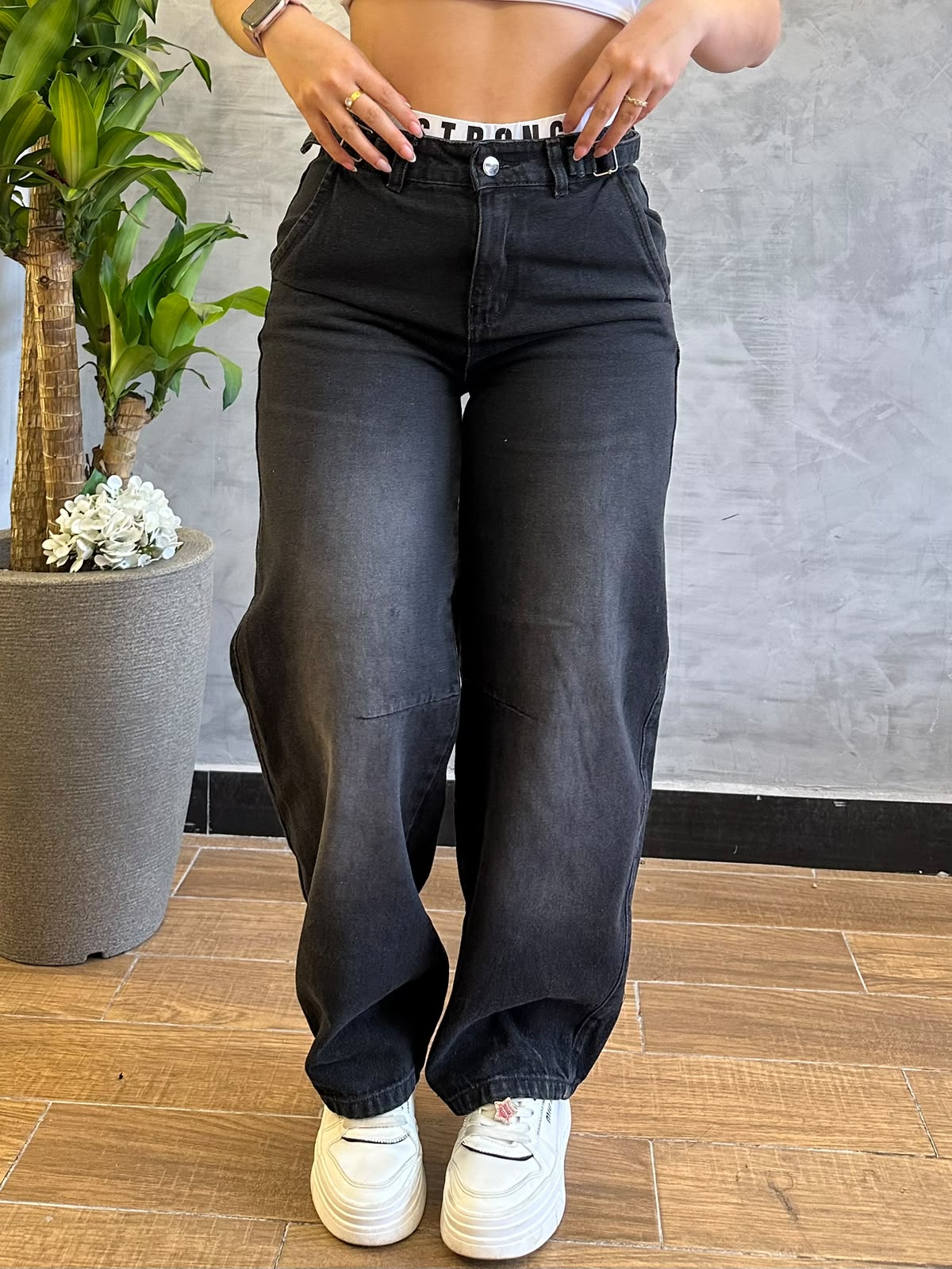 Jean baggy mujer tono Gris oscuro