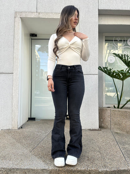 Jean flare mujer tono gris