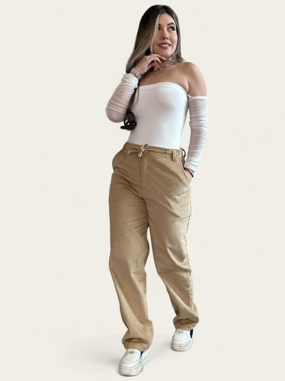 Pantalón en pana para mujer bota recta en tono beige