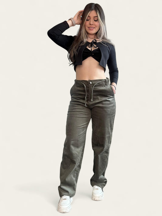 Pantalón en pana para mujer bota recta en tono verde
