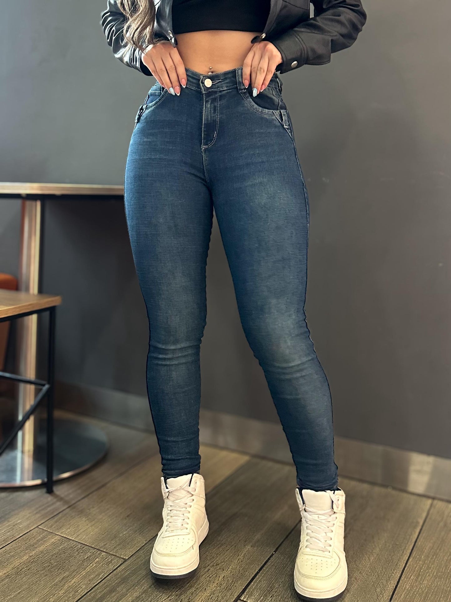 Jean skinny mujer tiro alto levanta cola tono azul verdoso