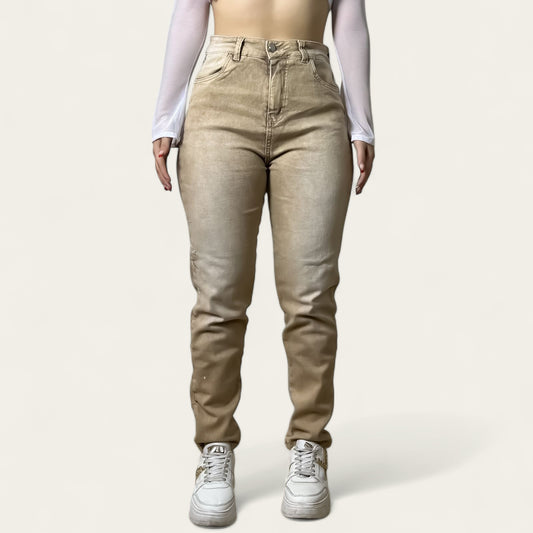 Jean Boyfriend Mujer tono beige