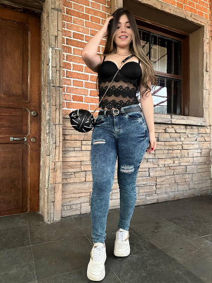 Jean skinny mujer tiro alto levanta cola tono azul con rotos