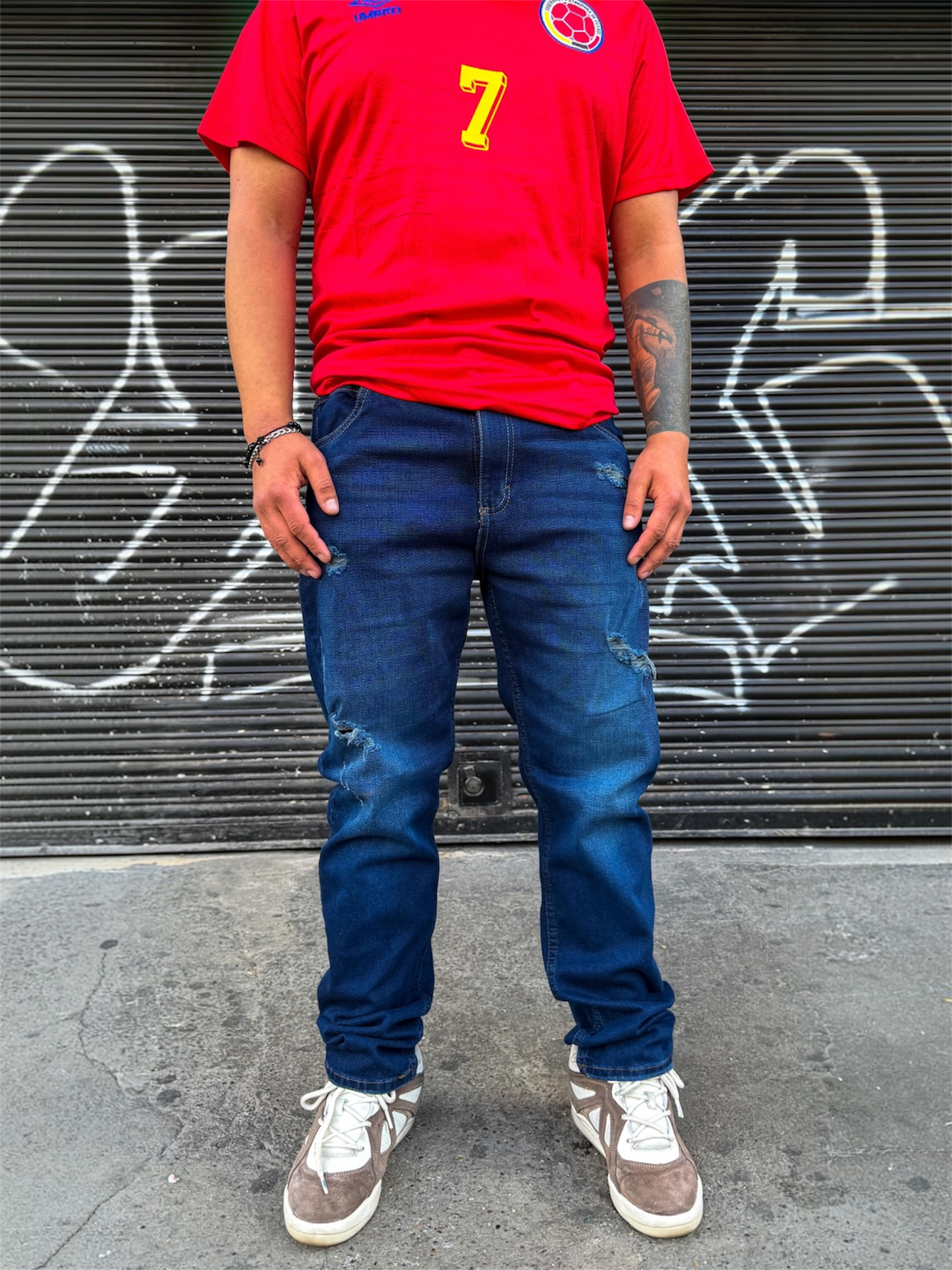 Jean hombre tono azul oscuro
