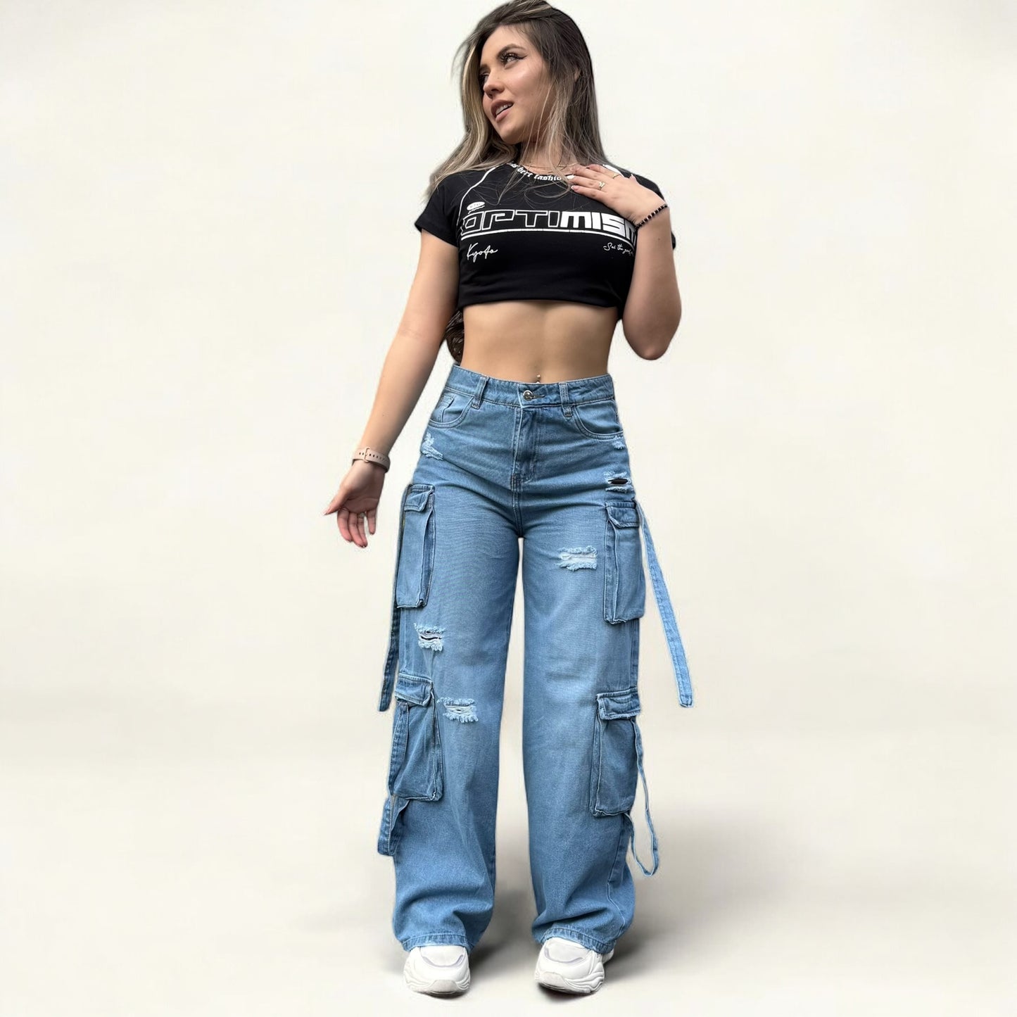 Jean cargo mujer tono azul claro