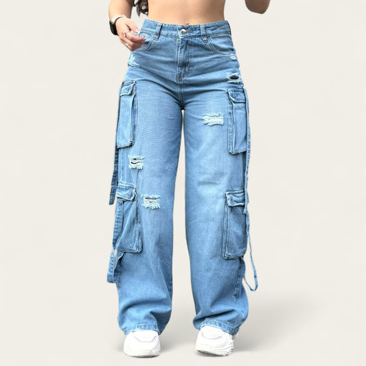 Jean cargo mujer tono azul claro
