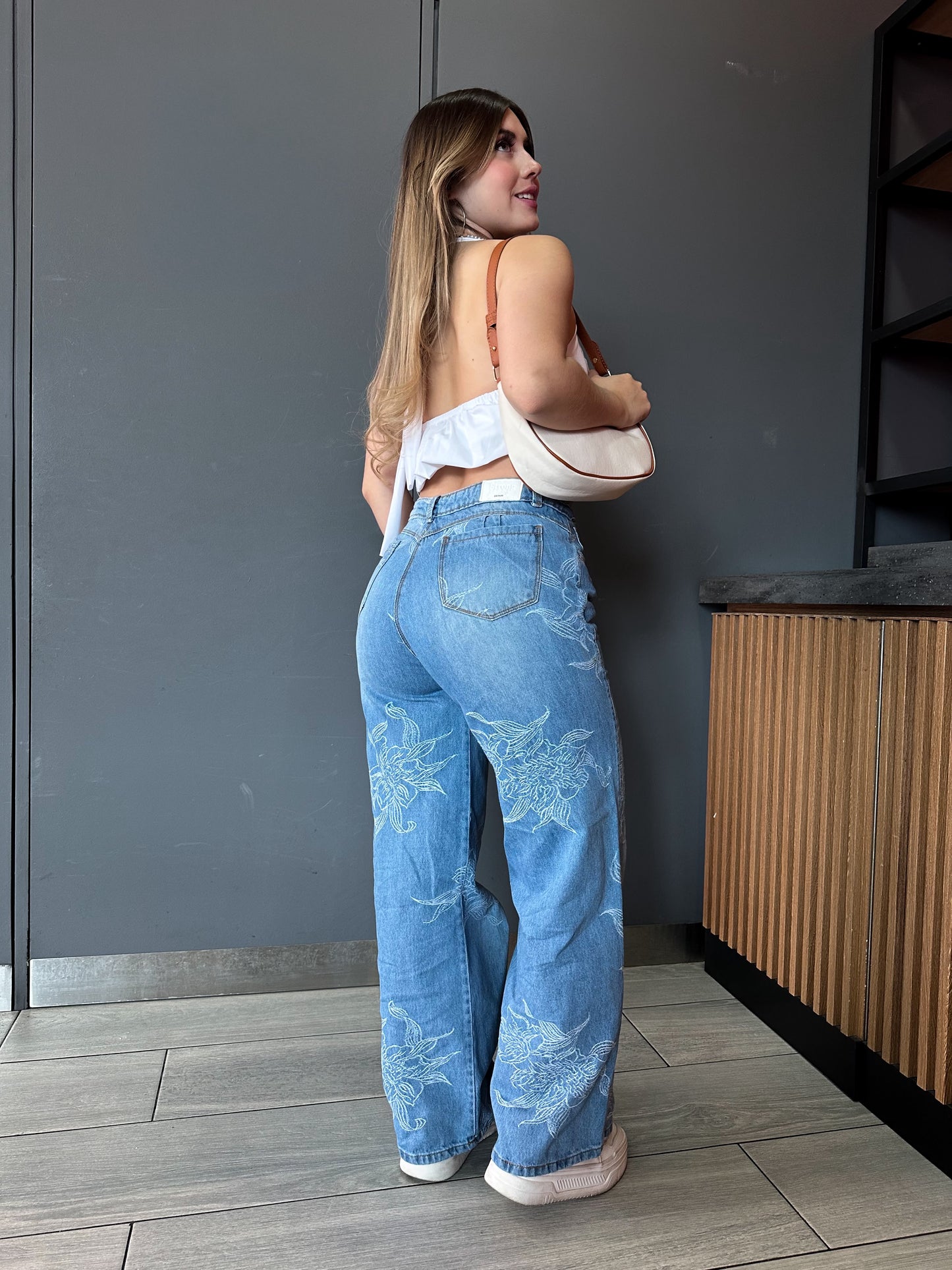 Jean wide leg mujer tela bordada