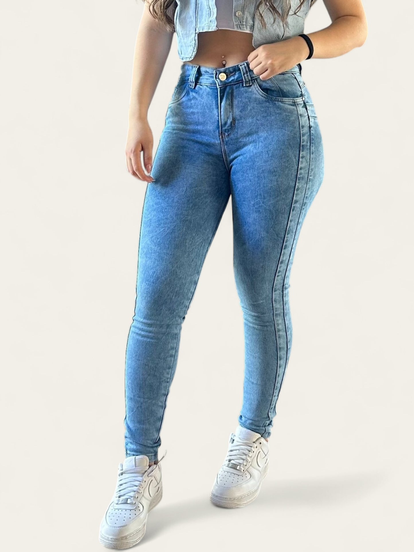 Jean skinny tiro alto mujer strech levanta cola tono azul fros