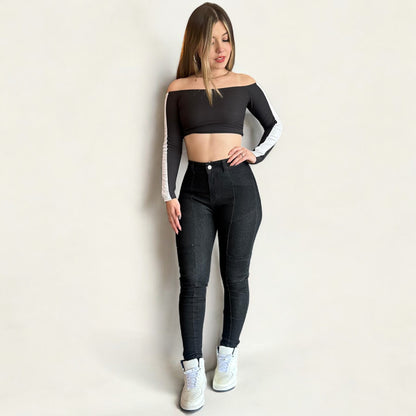 Jean skinny cargo tiro alto levanta cola tono negro